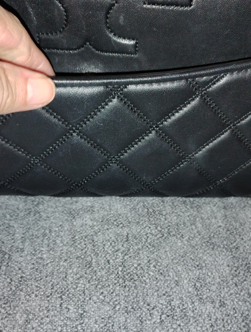 Tory Burch Black Quilted Leather Chain-Shoulder Crossbody - Picture 6 of 16